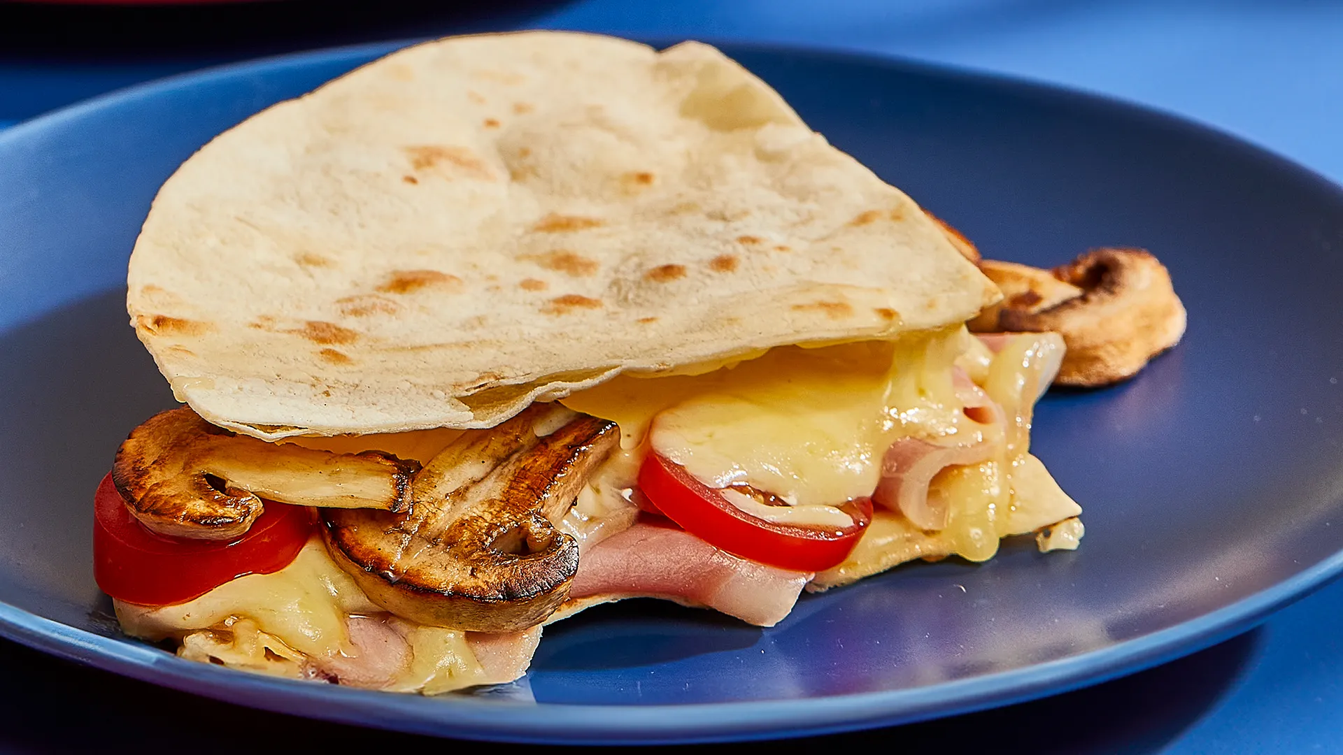 Quesadilla de cogumelos e pimentos